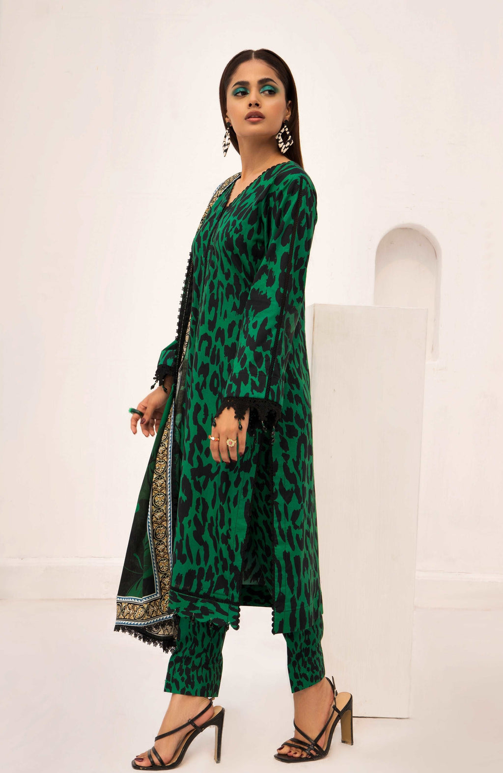 Zarka’s Printed Lawn Series by Al Zohaib – Coco Popup 3-Piece Unstitched Cambric (ZC-CPC-24-01)