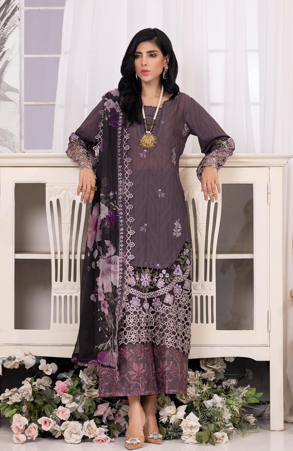 Zarka’s Luxury Lawn by Al Zohaib – 3-Piece Unstitched Embroidered (ZC-25-09)