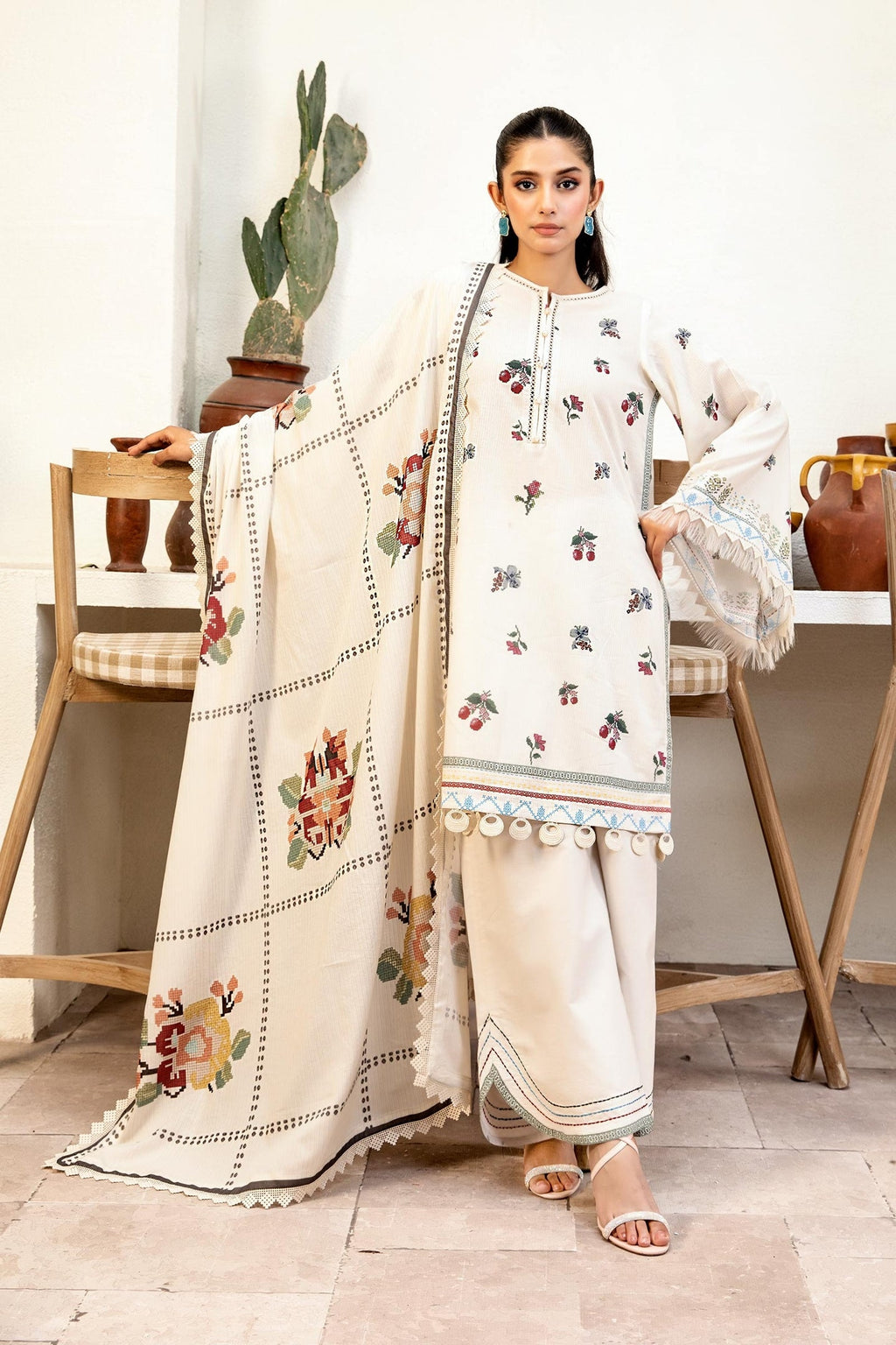 Zarka's Collection ZC-ELH-006 | 3 PC Printed Lawn by Maria B