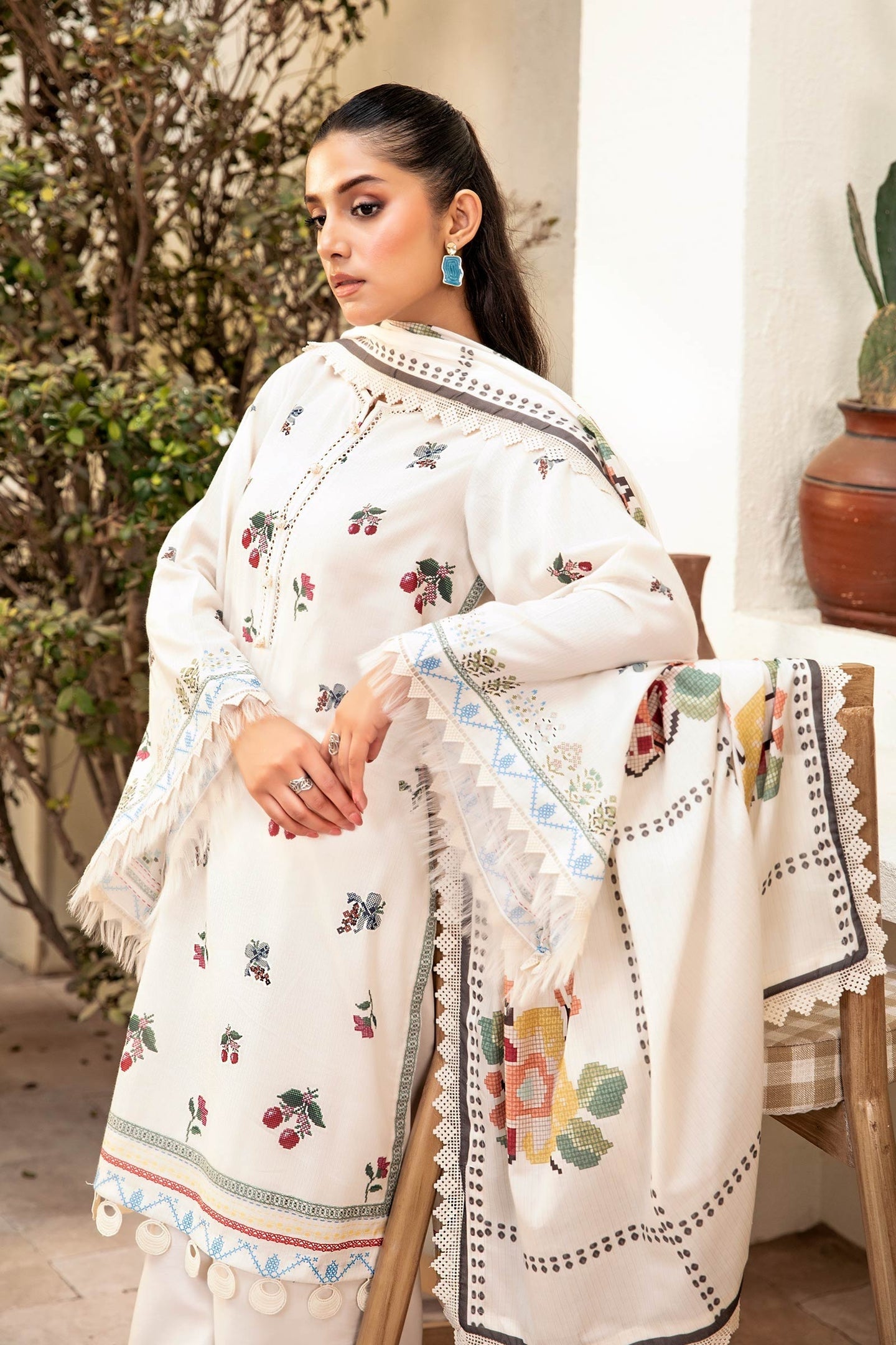 Zarka's Collection ZC-ELH-006 | 3 PC Printed Lawn by Maria B